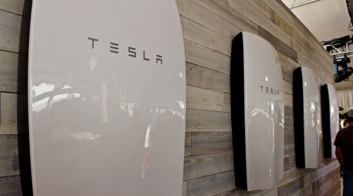 Tesla 同家居裝修用品店合作　 增800太陽能發電裝置銷售點