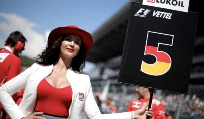 F1 禁賽車女郎　名模失飯碗申冤：「被女權份子害了」