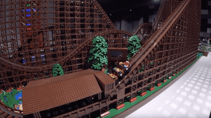【有片睇】9萬塊LEGO砌成過山車模型　車上Cam驚險刺激