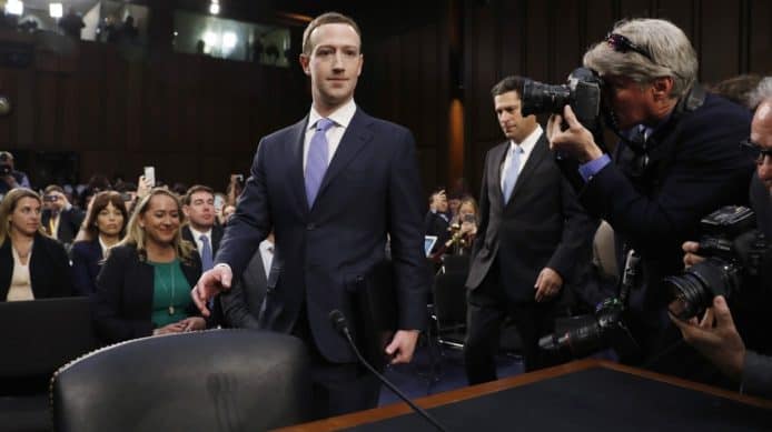 Mark Zuckerburg 出席聽證會　參議員問Facebook怪問題引人發笑