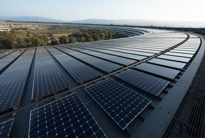 Apple 全球設施、23間供應商使用 100％ 再生能源