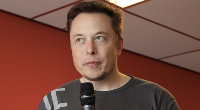 Elon Musk 承認 Tesla 生產工場使用過多自動化設施