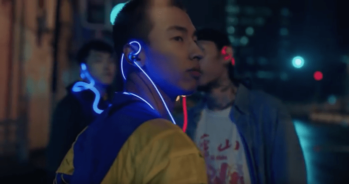 【有片睇】魅族 Meizu 推發光「霓虹燈」耳機　邊聽邊發光