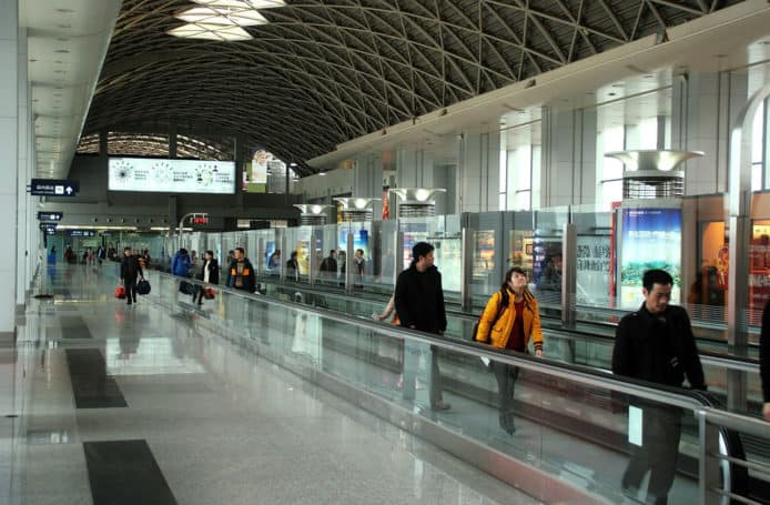 內藏閃粉溶液   旅客 iPhone 殼被大陸機場禁止上機