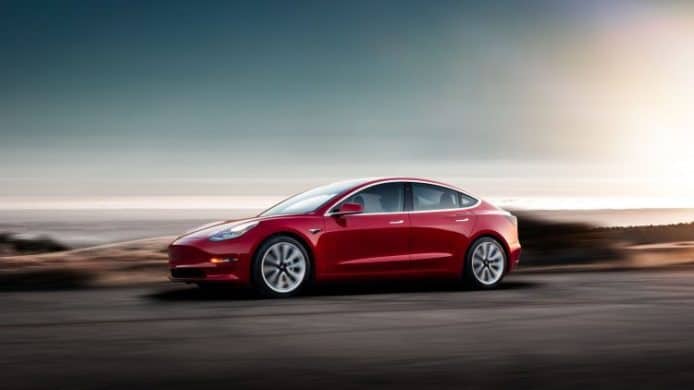 單次充電行 830 公里   Tesla Model 3 刷新無聊續航紀錄