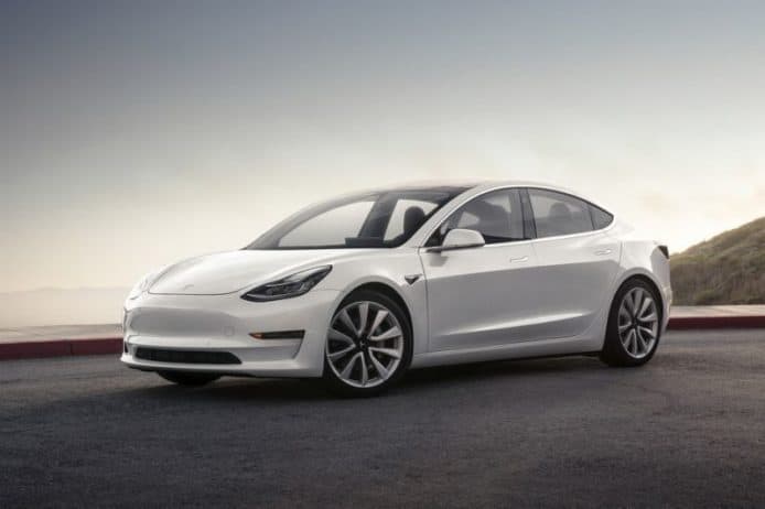 馬斯克：Tesla Model 3 強化版下周開賣