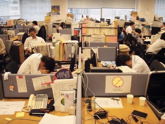 日 IT 員工超時工作引致過勞死　每月加班 184 小時