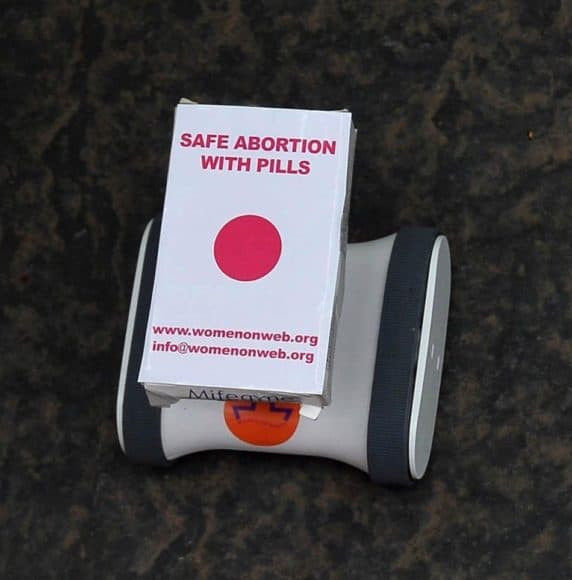 機械人運送墮胎藥   組織保障北愛婦女墮胎權