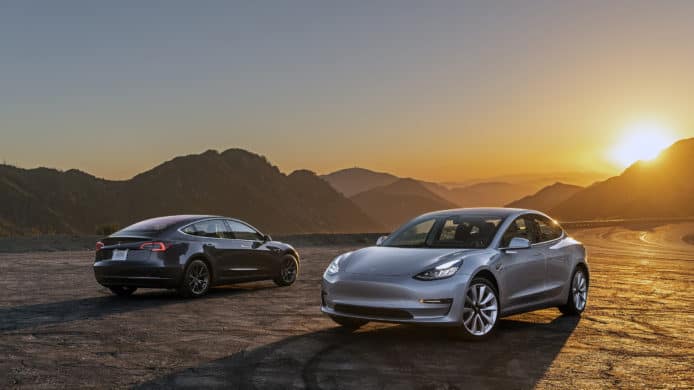 Tesla Model 3 高階型號降價更加抵買