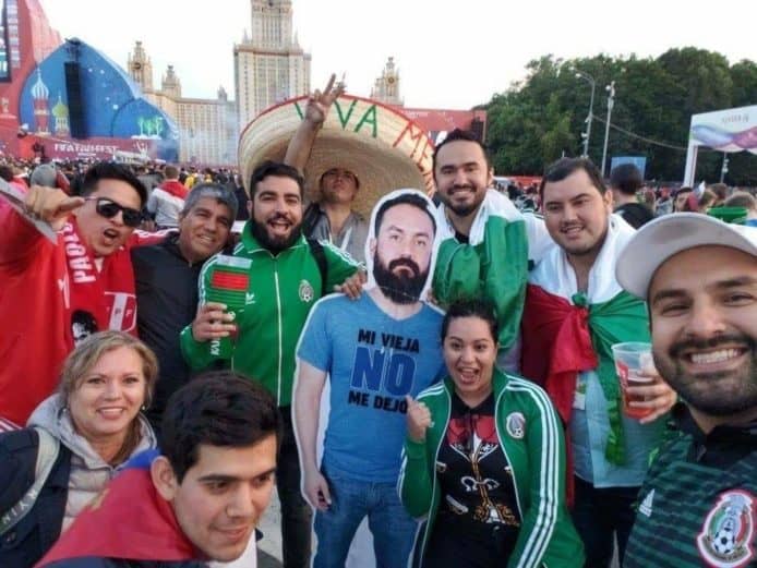 墨西哥球迷帶好友紙板　專程到俄羅斯看世界盃