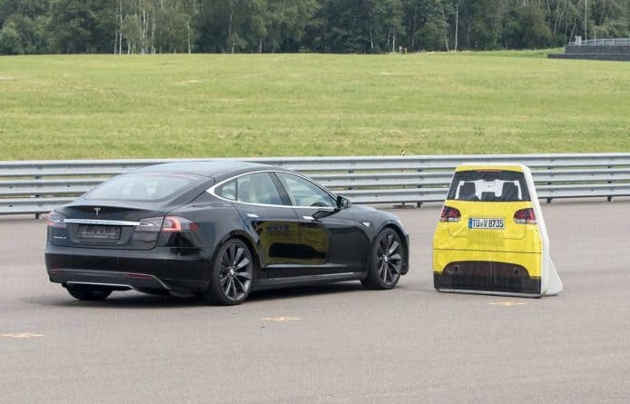 盧森堡測試自動煞車技術  被質疑不公平對待 Tesla
