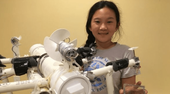 12 歲女發明機械人辨識海洋微塑料　解決海洋污染問題