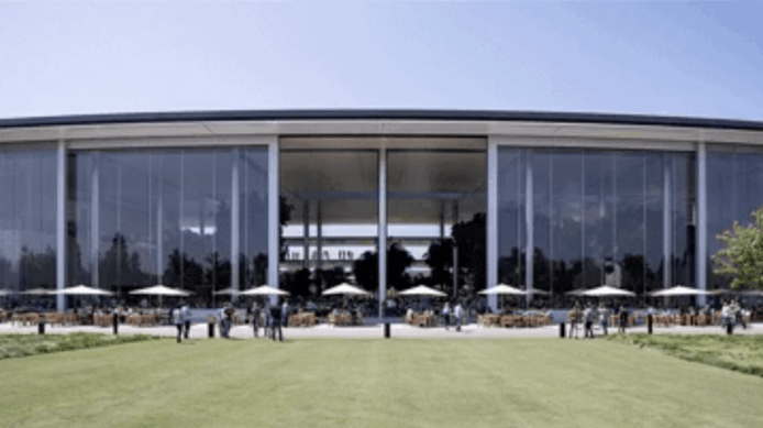 Apple Park 幾層樓高巨大自動玻璃幕門　庫克上載影片展示
