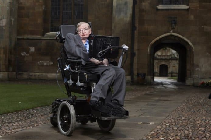 霍金遺物拍賣   包括其博士論文和專屬輪椅