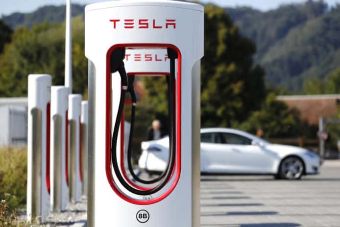 Tesla 計劃於 2019 年推出第三代 Supercharger 充電站