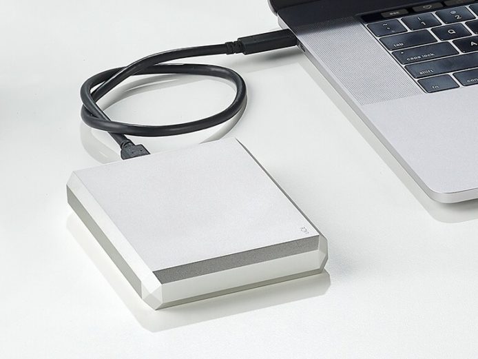 LaCie 5TB USB 硬碟發表   大玩「鑽石切割」設計