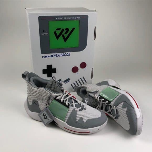 Jordan 為 NBA 球星 Westbrook 推出限量 Game Boy 主題籃球鞋