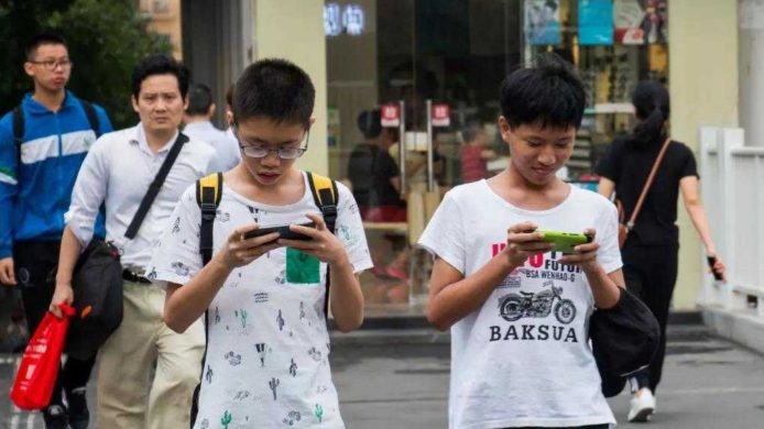 大陸專家建議禁止 16 歲以下人士使用智能手機
