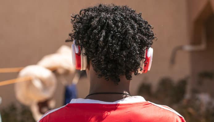 聯合國呼籲手機、音樂播放器管制音量　避免用家聽力受損