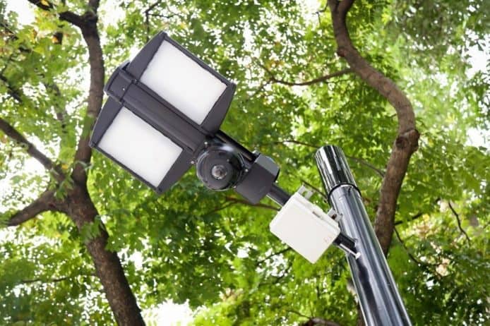 新款 LED 街燈整合 5G 基站   提供全方位智能城市方案