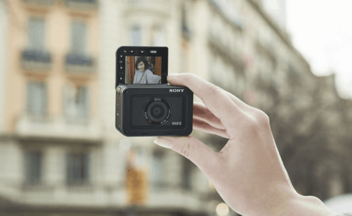 Sony RX0 II 旗艦級小型相機發布　180 度翻轉熒幕＋ 1/32000 高速快門