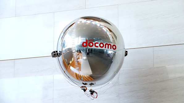 【有片睇】日本Docomo研發無螺旋槳航拍機 　超聲波驅動、室內演唱會可用