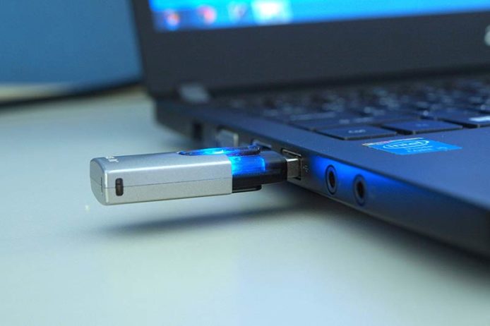 Windows 10 五月更新將需要用家移除 USB 儲存裝置或記憶卡