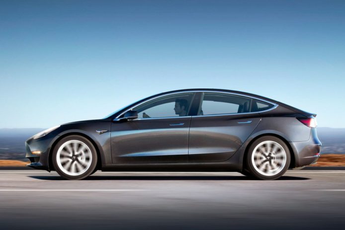 Elon Musk：香港 Tesla Model 3 訂購網頁即將推出