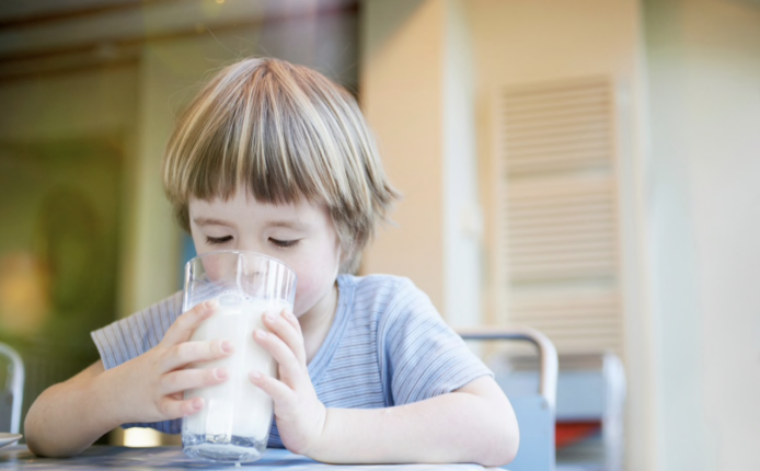 美科學家製人造奶　 聲稱減溫室排放兼更具營養價值