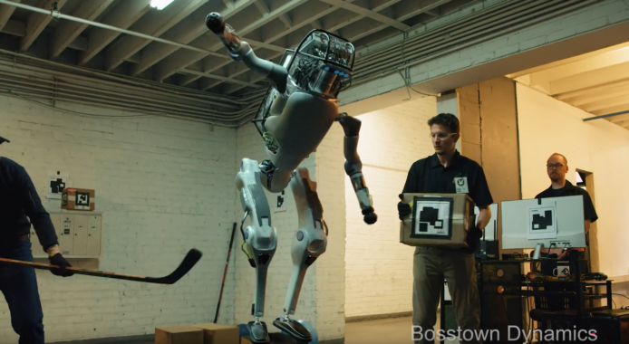 Boston Dynamics 機械人被打會還手？惡搞宣傳片測試機械人應變能力