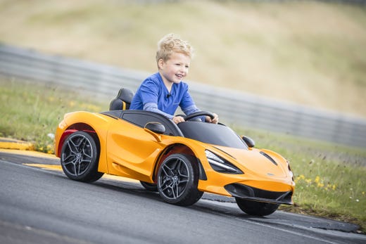 McLaren 推兒童超級跑車　還原 720S 真車設計