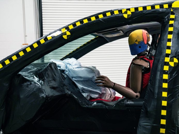 Honda 全新安全氣袋   特別設計加強保護乘客腦部