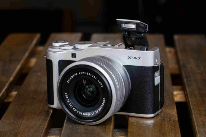 Fujifilm X-A7 無反相機發表   機身連 Kit 鏡僅重 450 克
