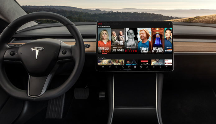 Tesla v10 更新中控台變娛樂中心！  新增 Spotify、Netflix、YouTube、車上卡拉OK