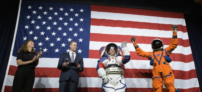 【有片睇】NASA 新太空衣改善活動能力    太空人終於可擺脫兔仔跳