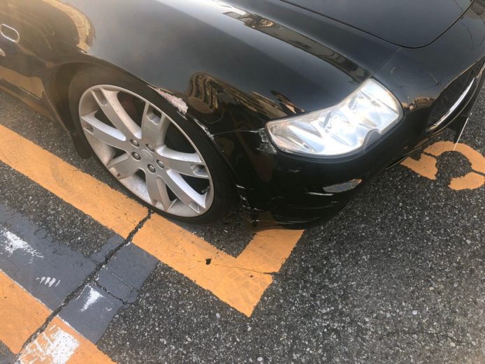 名車停車場內被刮花   Google 街景圖還原事發經過