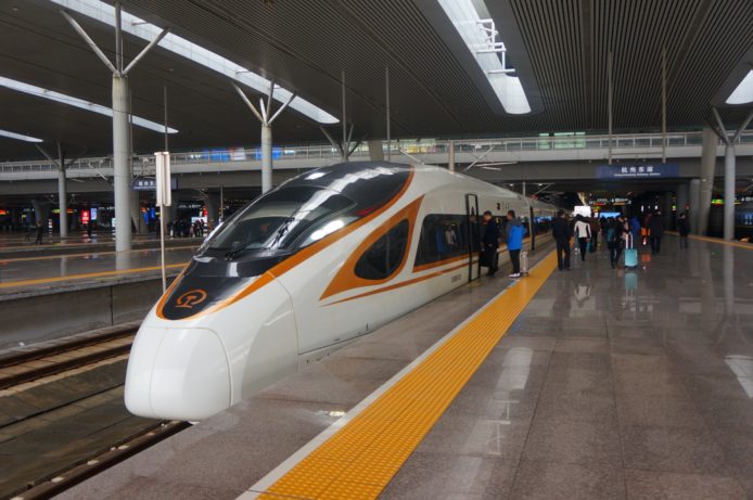 中國高鐵 2030 總長 4.5 萬公里   相鄰大城市可 4 小時到達
