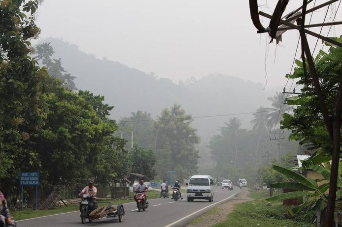 焚燒洋塑膠垃圾   印尼食物供應鏈遭嚴重污染