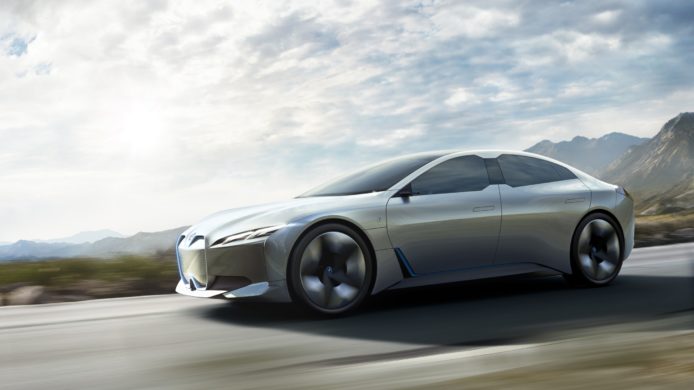 BMW i4 電動房車   530 匹馬力傳 2021 年上市