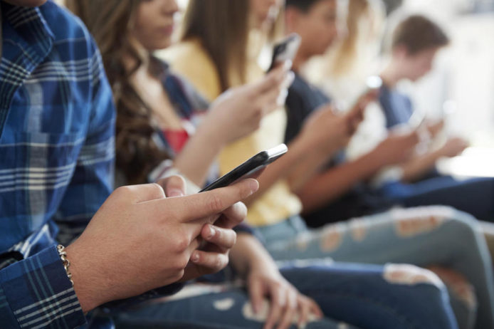 澳洲教育部門發公告   禁止學生在校園使用手機