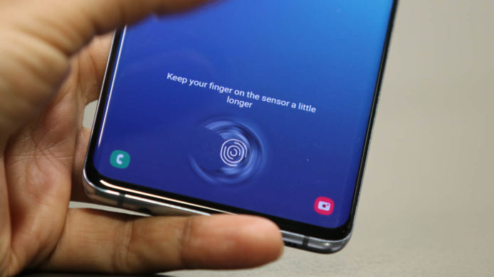 Samsung 正考慮停用屏下指紋  因大量用戶投訴出現問題