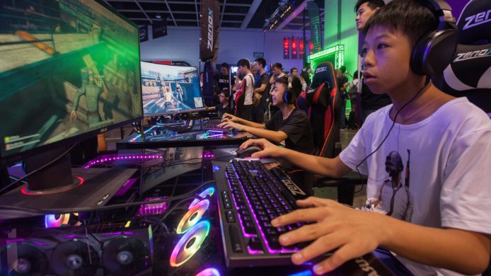 中國頒令青少年每日限玩 1.5 小時網路遊戲   假日也只限3小時