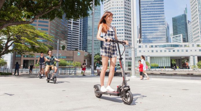 新加坡規管電動代步工具   強制電動滑板車用戶需完成理論課程