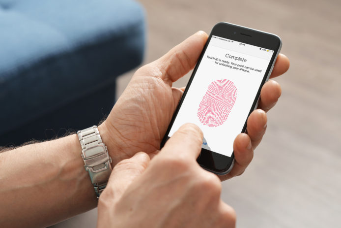 Touch ID 有望回歸 iPhone   專利文件揭 Apple 引進屏底指紋辨識技術