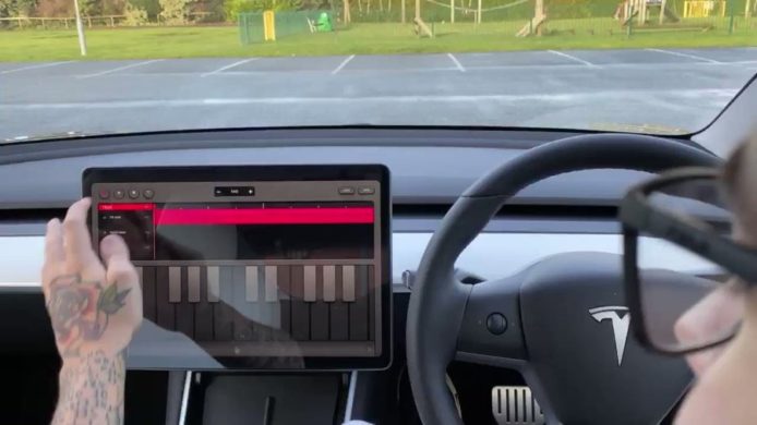 Tesla 推系統新版本   加入音樂創作功能