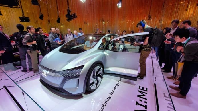 【CES 2020】Audi AI:ME 電動概念車  伸縮式軚盤 + 眼球控制功能