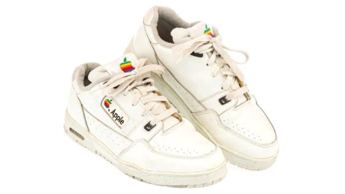 罕有 Apple 二手波鞋   美國拍賣以 7.5 萬港元成交
