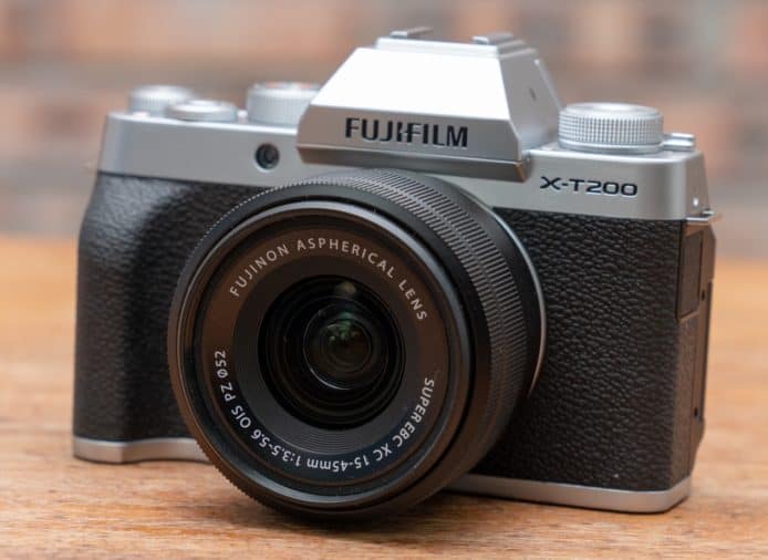 【評測】Fujifilm X-T200 入門無反相機   平玩富士獨特發色 + 反芒自拍好用