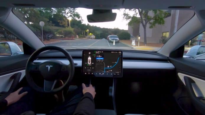 Tesla 自動駕駛的士技術成熟   Elon Musk：能否推出有待監管機構批准