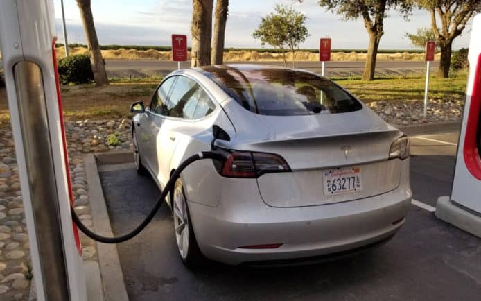 Tesla 新電池技術降低成本   料率先在大陸版 Model 3 採用